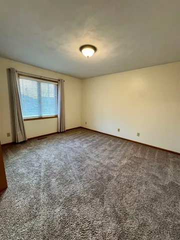 $2,315 | 2500 Grant Street, Unit 118, Bettendorf, IA 52722