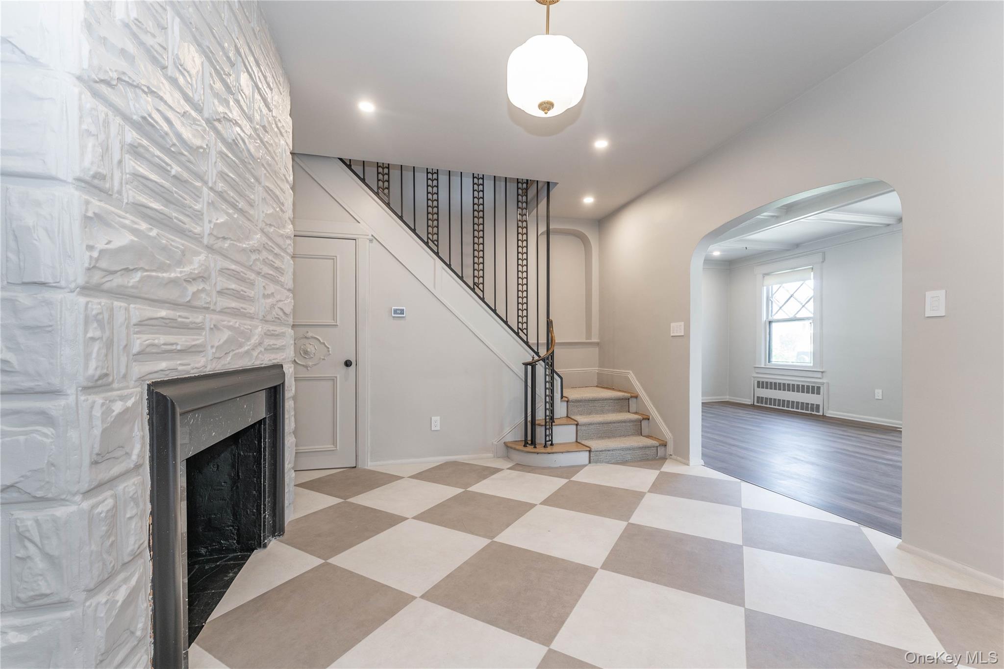 486 Oxford Road Cedarhurst, NY 11516 - Photo 4 of 31