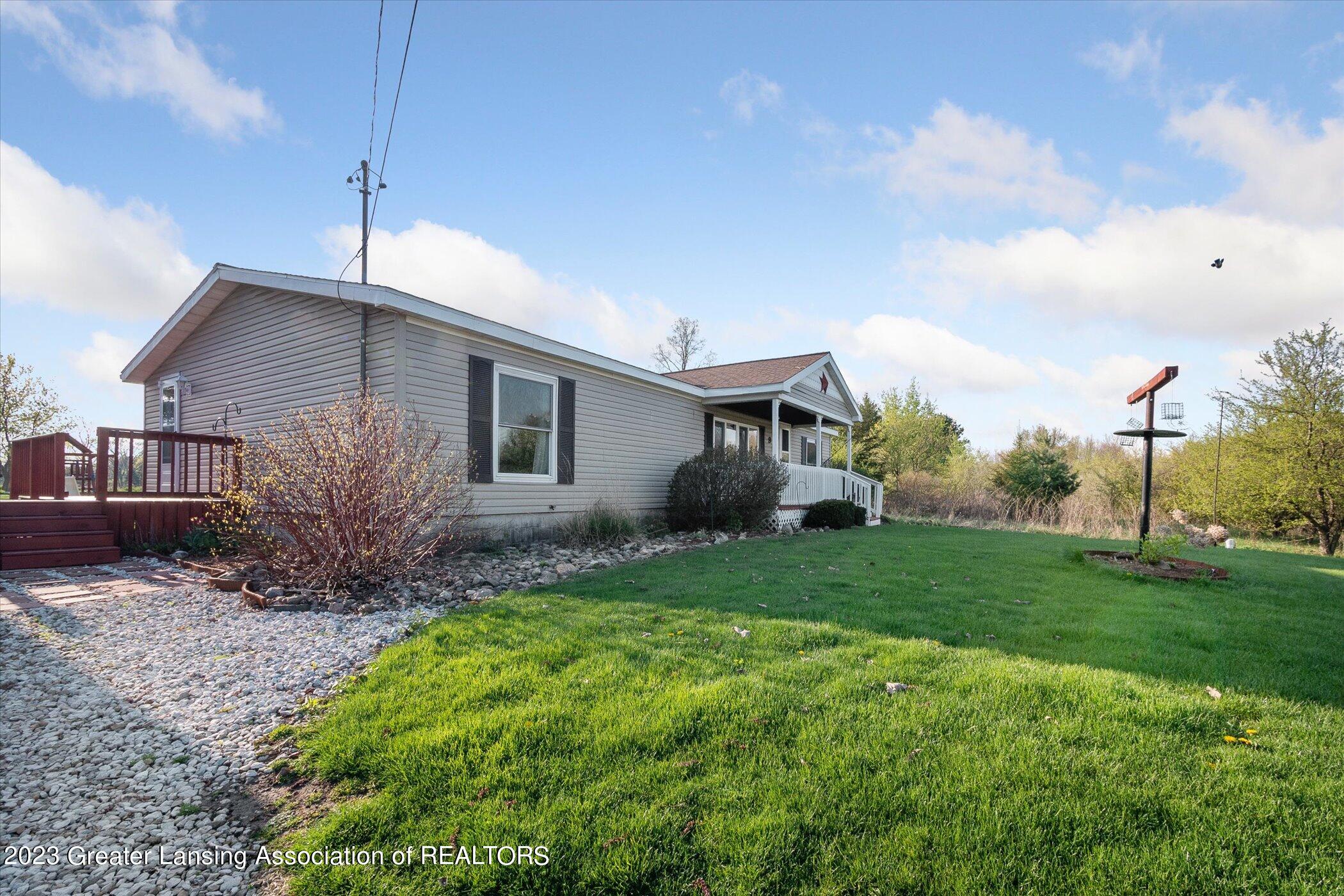 915 North Canal Road Eaton Rapids, MI 48827 - Photo 2 of 31 02-915-N-Canal-Rd-Eaton-Rapids-MI-48827-