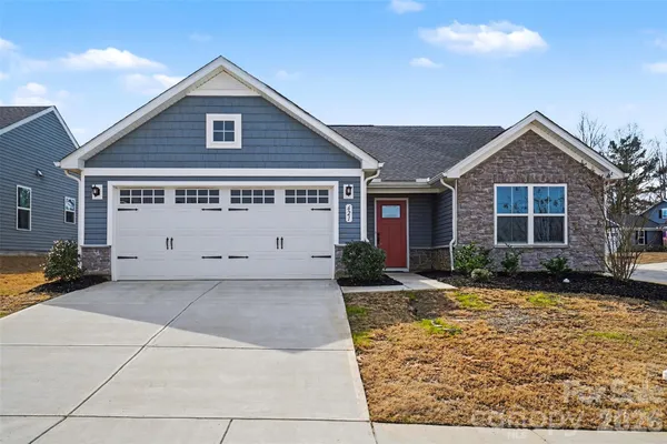 $305,000 | 621 Grandiflora Avenue, Lancaster, SC 29720