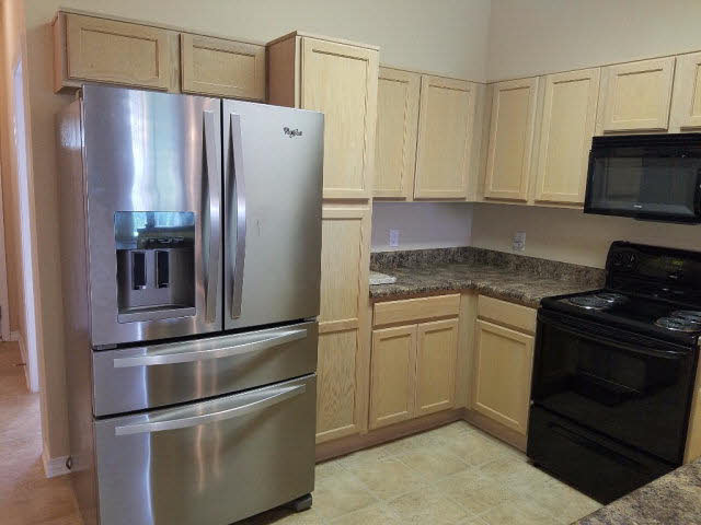 2651 South Juniper Street, Unit 302 Foley, AL 36535 - Photo 4 of 19 kitchen