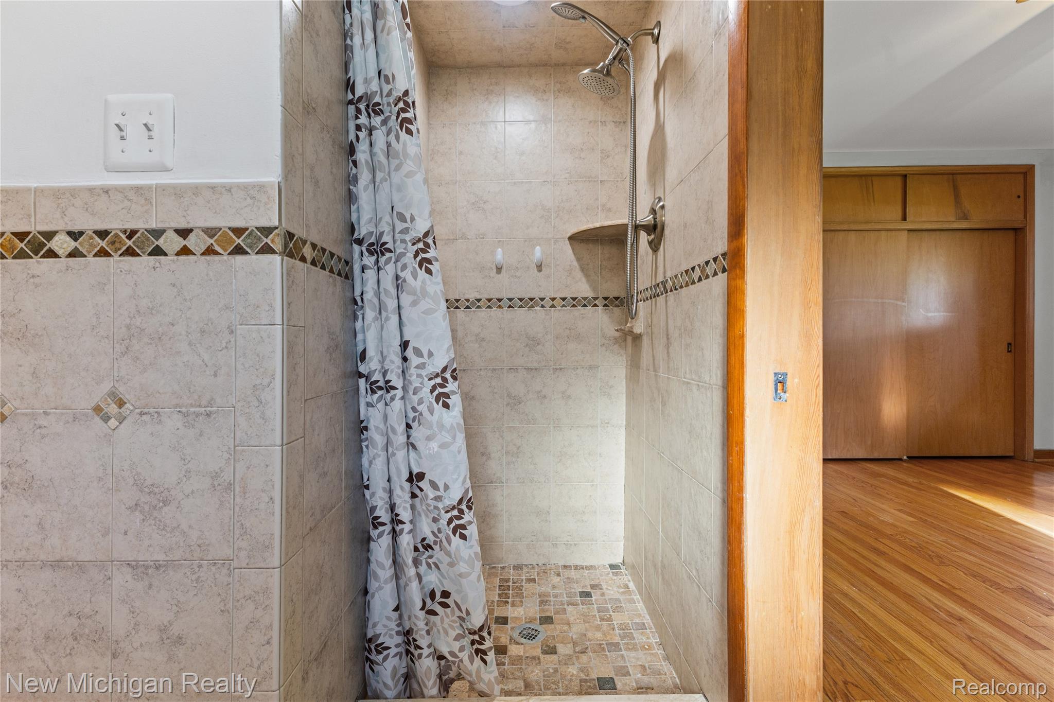 8359 Chicago Road South Warren, MI 48093 - Photo 37 of 74