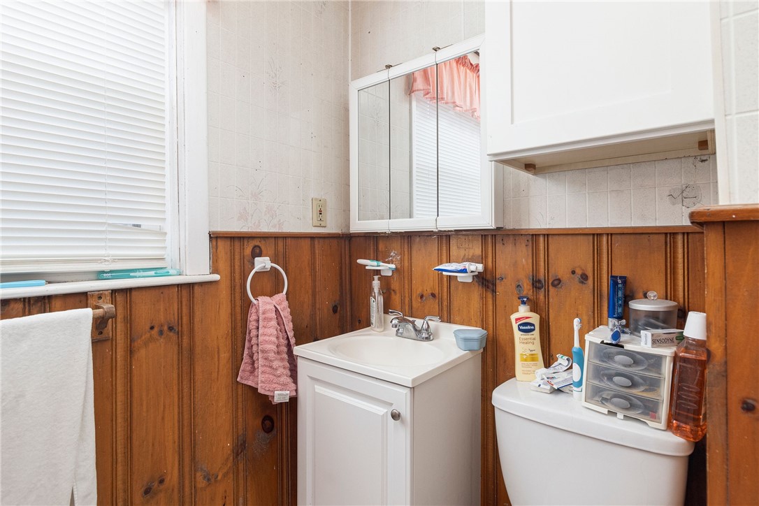 96 Lee Street Pawtucket, RI 02861 - Photo 21 of 30