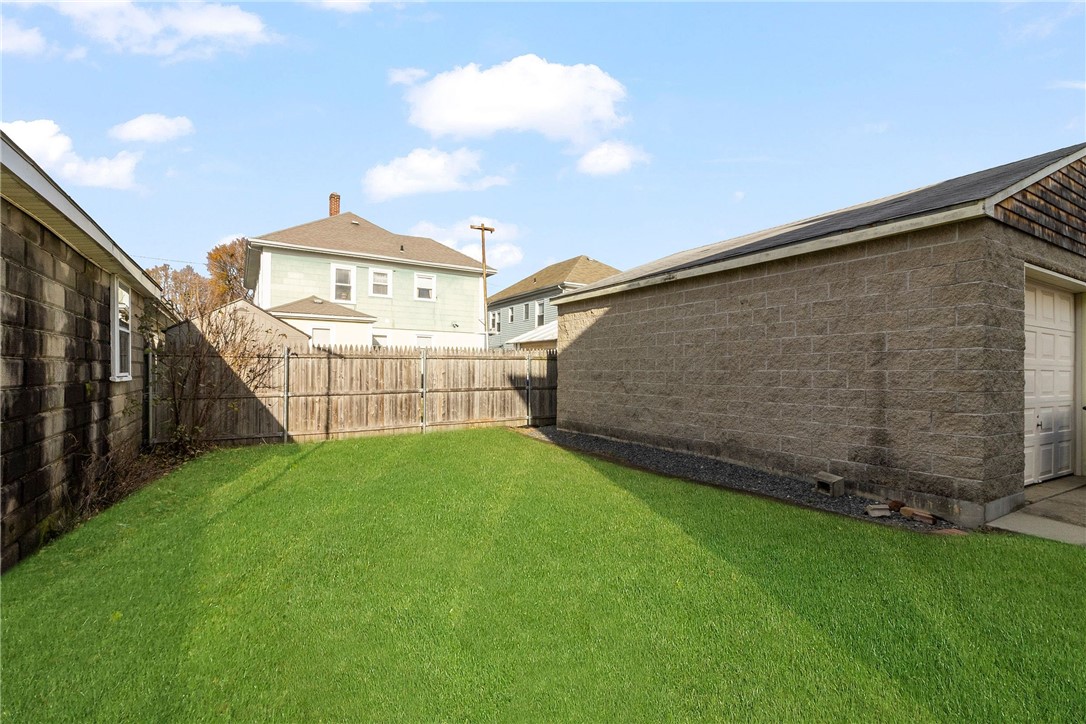 96 Lee Street Pawtucket, RI 02861 - Photo 23 of 30