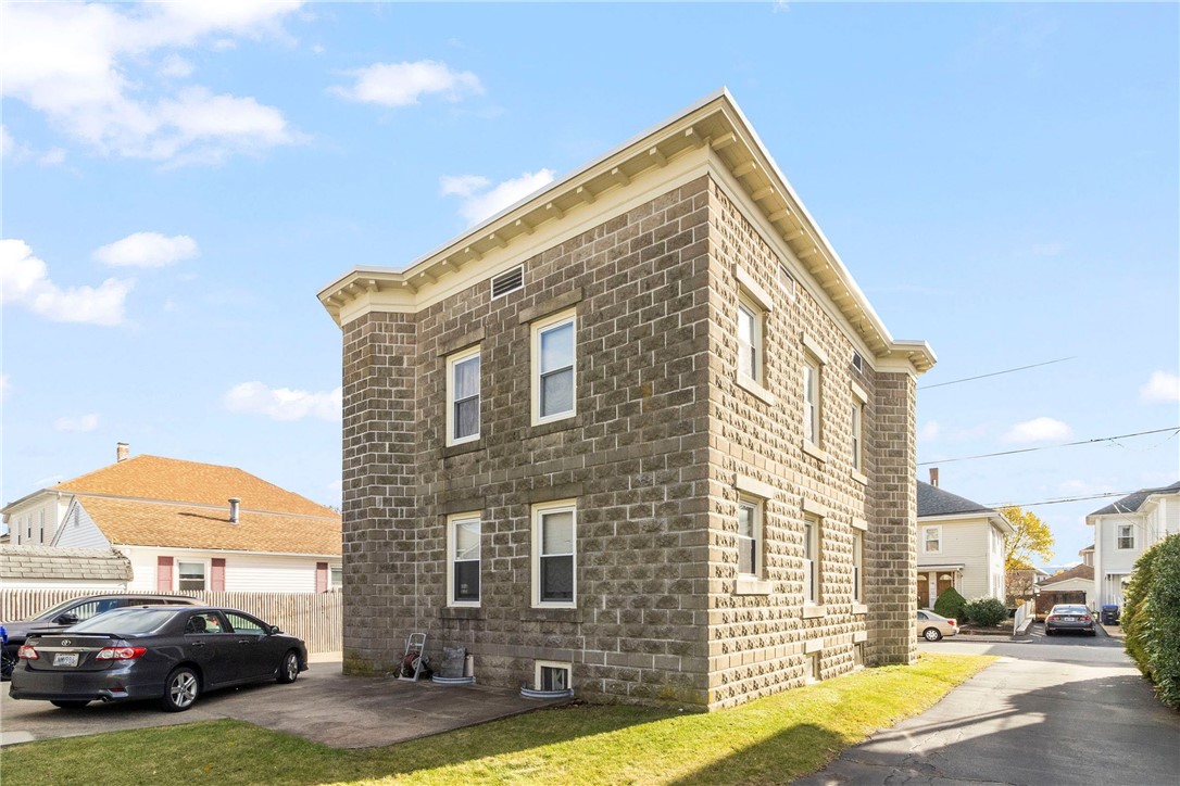 96 Lee Street Pawtucket, RI 02861 - Photo 24 of 30