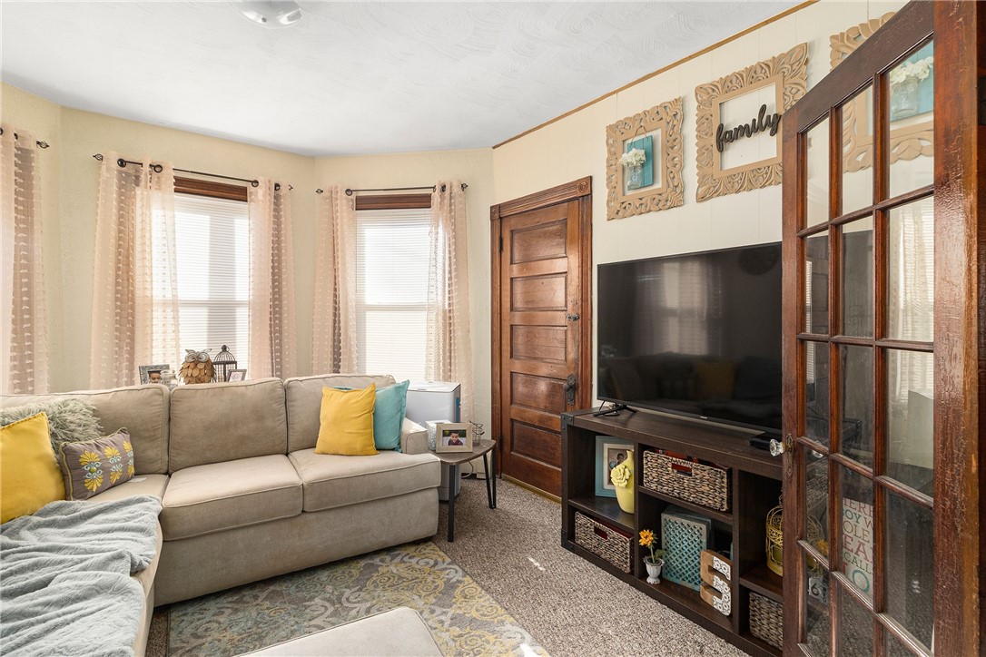 96 Lee Street Pawtucket, RI 02861 - Photo 4 of 30