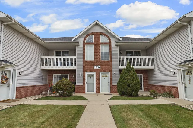 $227,500 | 1256 Village Centre Drive, Unit 2, Somers, WI 53144