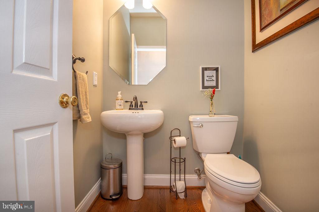 115 Cambridge Road Landenberg, PA 19350 - Photo 10 of 31 Powder Room