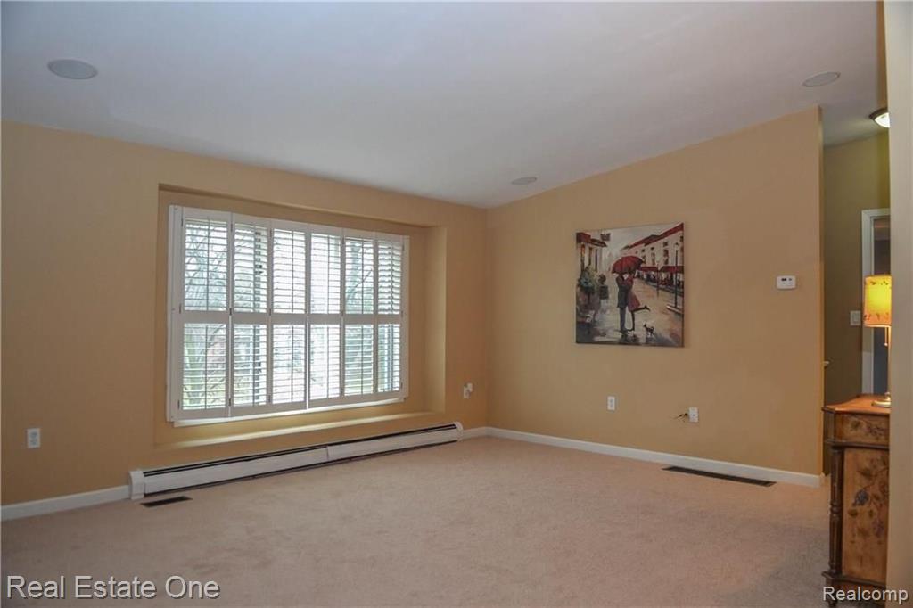 2242 London Bridge Drive Rochester Hills, MI 48307 - Photo 3 of 13