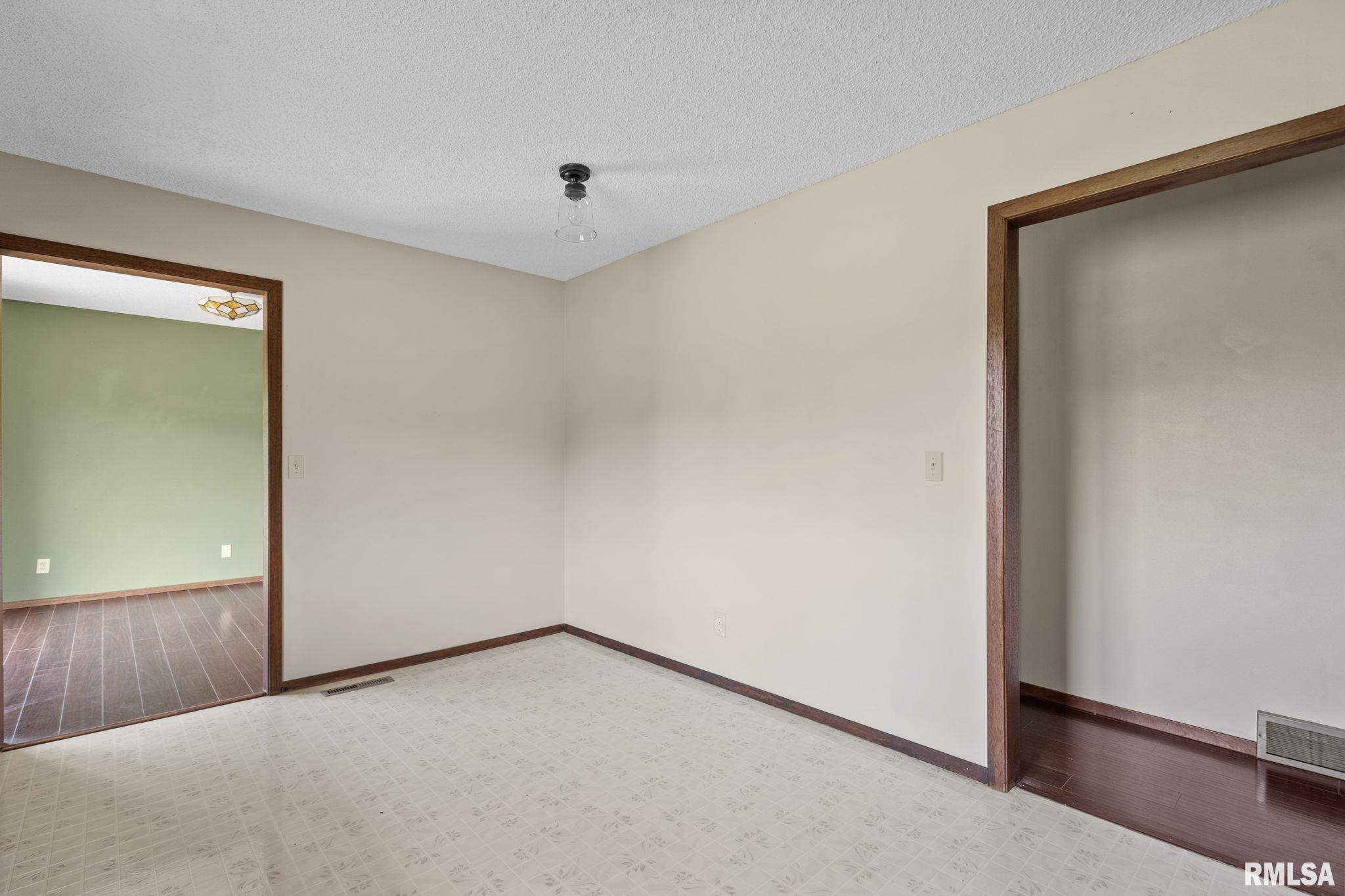 3019 Palmer Road Albany, IL 61230 - Photo 8 of 31