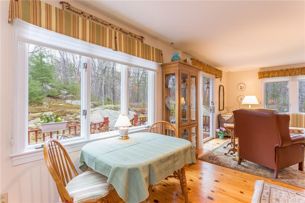 394 Goose Rocks Road Kennebunkport, ME 04046 - Photo 15 of 35 Dining area
