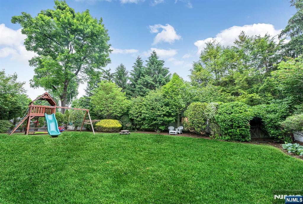 123 Liberty Street Ridgewood, NJ 07450 - Photo 38 of 44