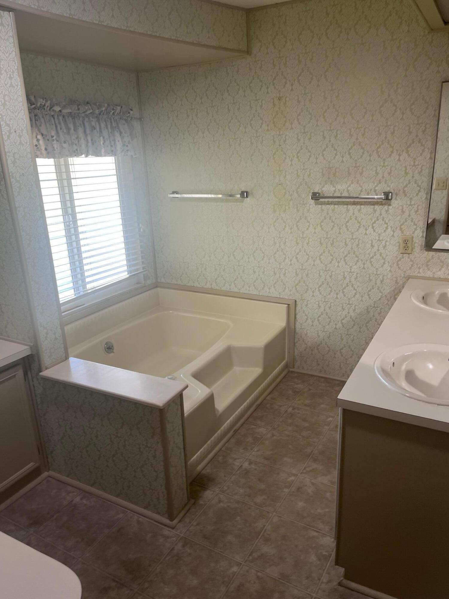 340 Old Mill Road, Unit 260 Santa Barbara, CA 93110 - Photo 4 of 11 IMG_5420