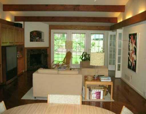 735 Pinetree Road Mt. Lebanon, PA 15243 - Photo 4 of 8 Den/Family/Great Room.