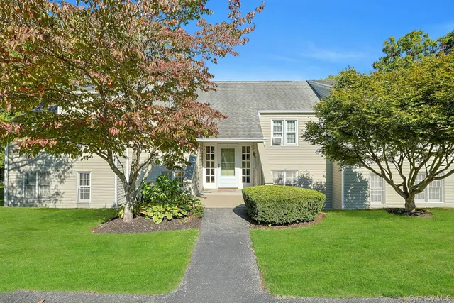 $320,000 | 204 Holly Stream Court, Brewster, NY 10509