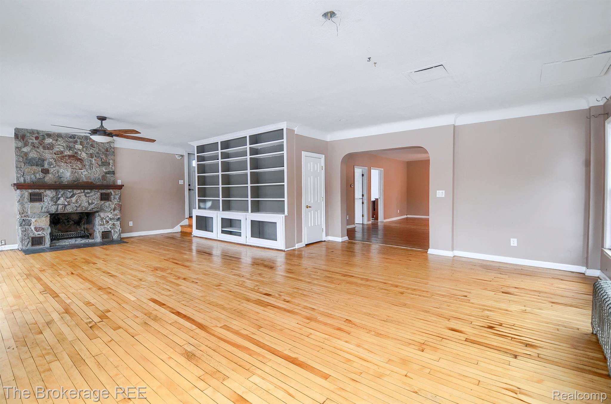 4047 South Center Road Burton, MI 48519 - Photo 18 of 48 Gallery Image 18