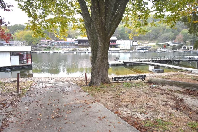 $299,999 | Redwood Circle, Rocky Mount, MO 65072