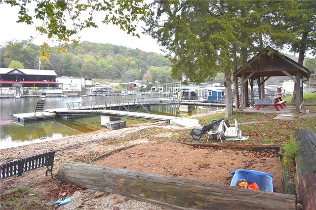 $299,999 | Redwood Circle, Rocky Mount, MO 65072