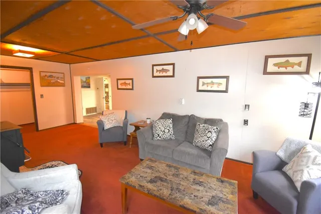 $299,999 | Redwood Circle, Rocky Mount, MO 65072