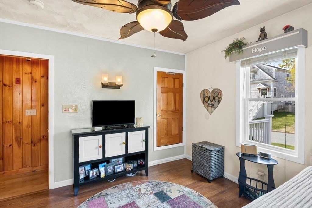 7 Glendale Road Wareham, MA 02558 - Photo 19 of 33 a living room with furniture and a flat screen tv