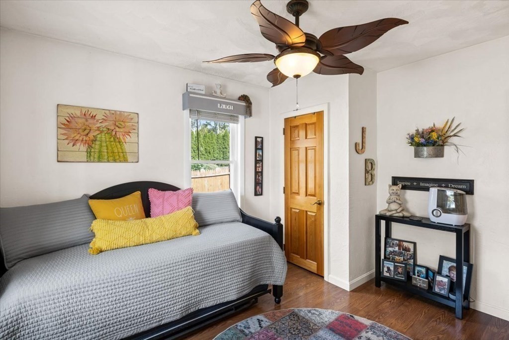 7 Glendale Road Wareham, MA 02558 - Photo 20 of 33 a bedroom with a bed and a painting on the wall