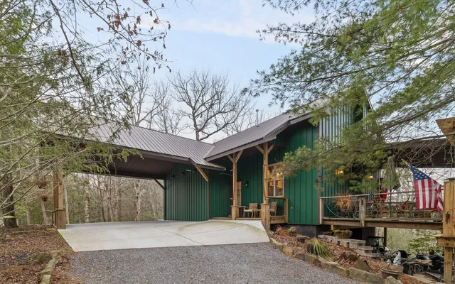 $849,900 | 9963 Huckleberry Lane, Soddy Daisy, TN 37379