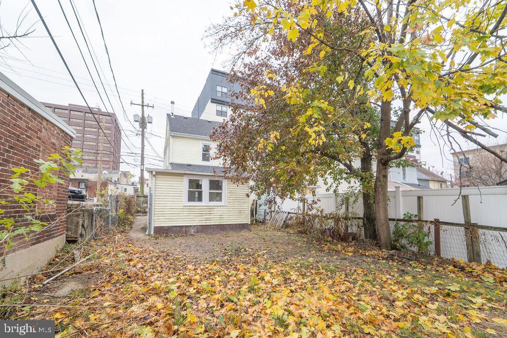 20 West Raspberry Street Bethlehem, PA 18018 - Photo 32 of 32 a view of a house with a tree