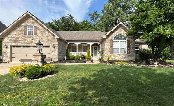$485,000 | 1052 Arrowhead Drive, Vermilion, OH 44089