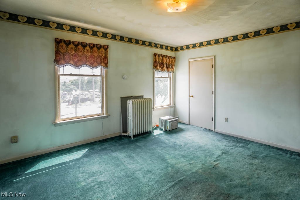 2635 Mahoning Road Northeast Canton, OH 44705 - Photo 19 of 37 Living Room