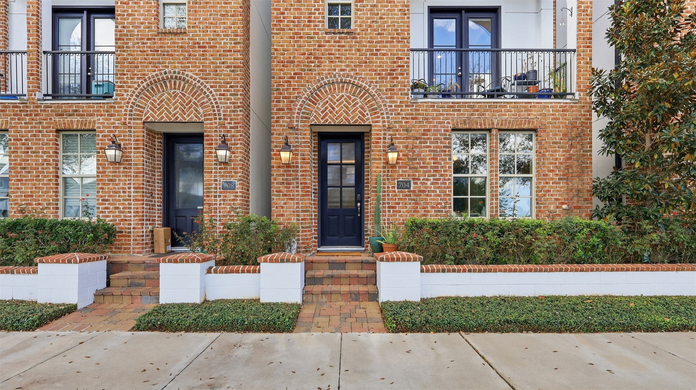 704 Paige Street Houston, TX 77003 - Photo 3 of 41 a front view of a house