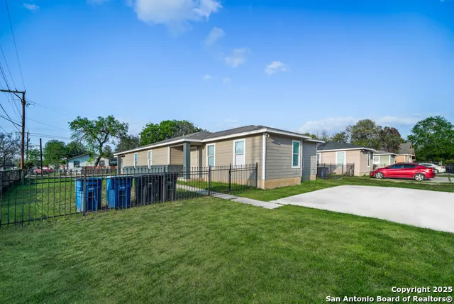 $1,000 | 212 Bynum Avenue, Unit 2, San Antonio, TX 78211