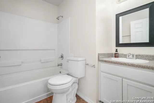 $1,000 | 212 Bynum Avenue, Unit 2, San Antonio, TX 78211