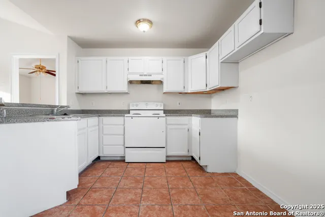 $1,000 | 212 Bynum Avenue, Unit 2, San Antonio, TX 78211