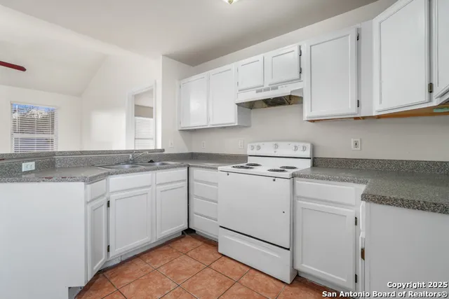 $1,000 | 212 Bynum Avenue, Unit 2, San Antonio, TX 78211