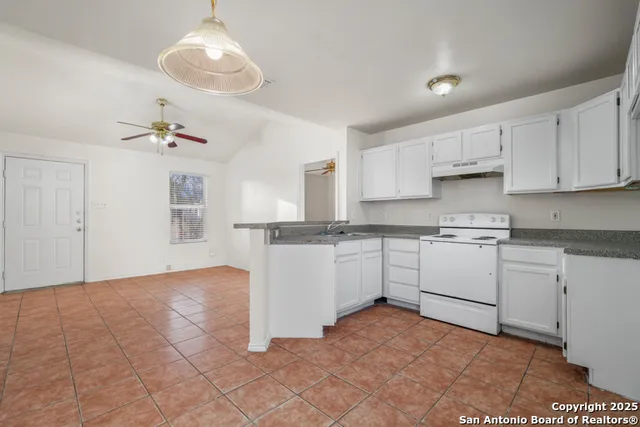 $1,000 | 212 Bynum Avenue, Unit 2, San Antonio, TX 78211