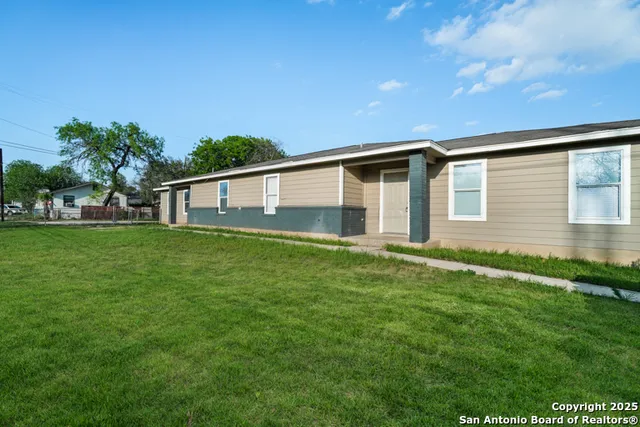 $1,000 | 212 Bynum Avenue, Unit 2, San Antonio, TX 78211