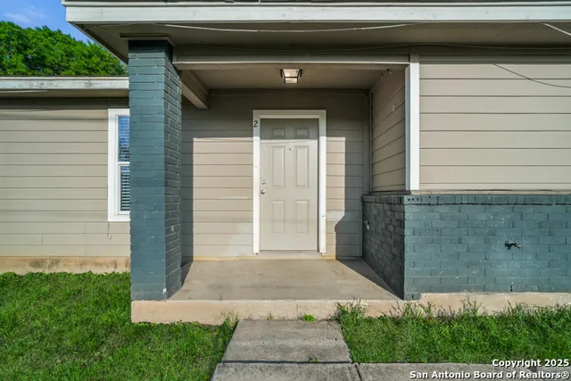 $1,000 | 212 Bynum Avenue, Unit 2, San Antonio, TX 78211