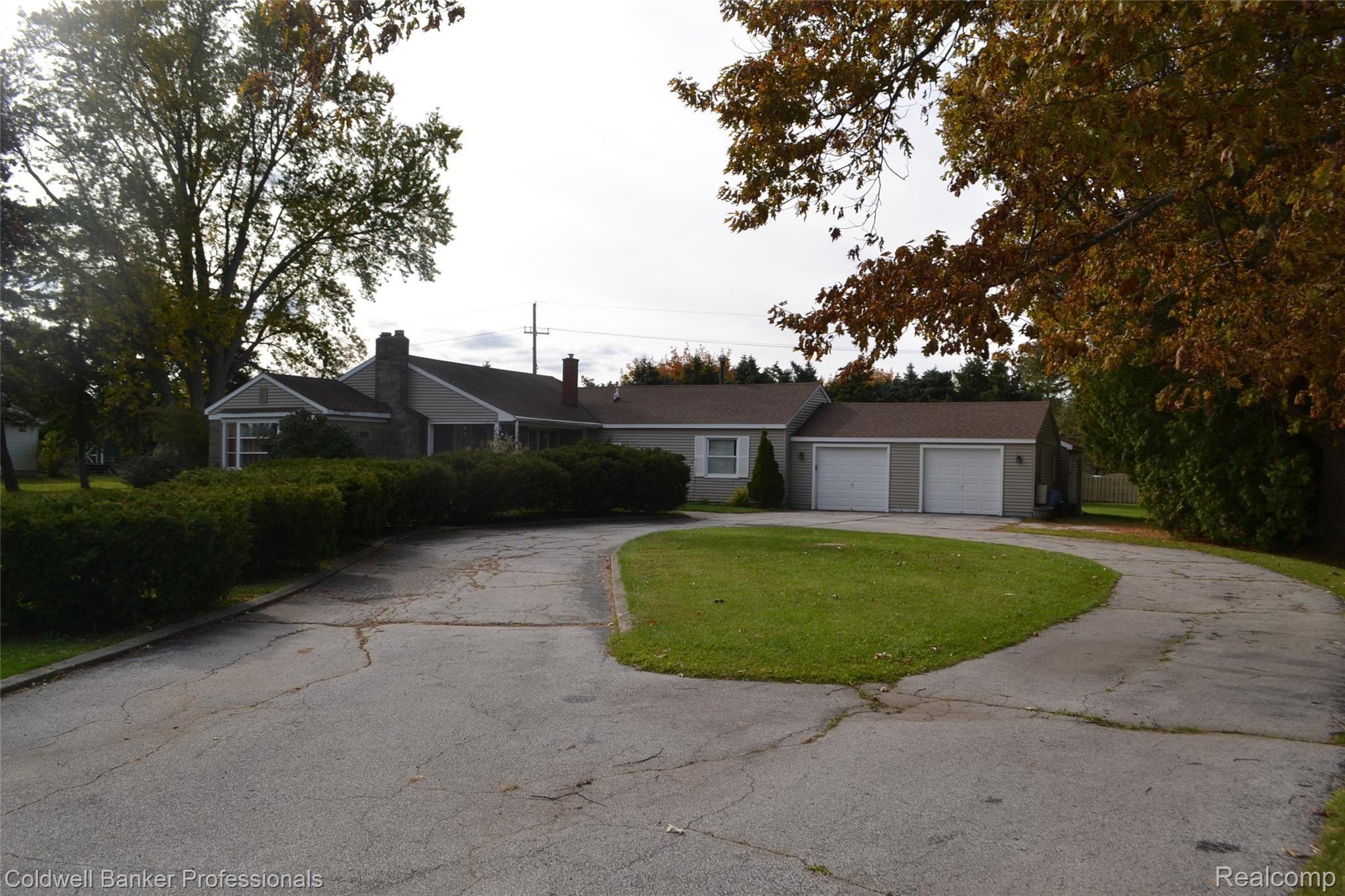 151 Millville Road Lapeer, MI 48446 - Photo 1 of 30 DSC_0570.JPG