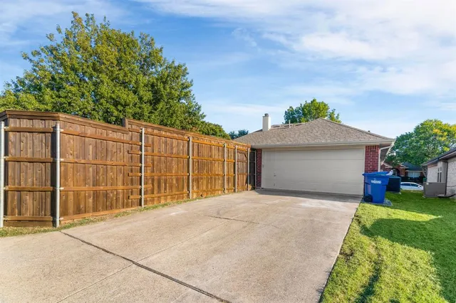 $2,600 | 4824 Spanish Moss Drive, McKinney, TX 75070