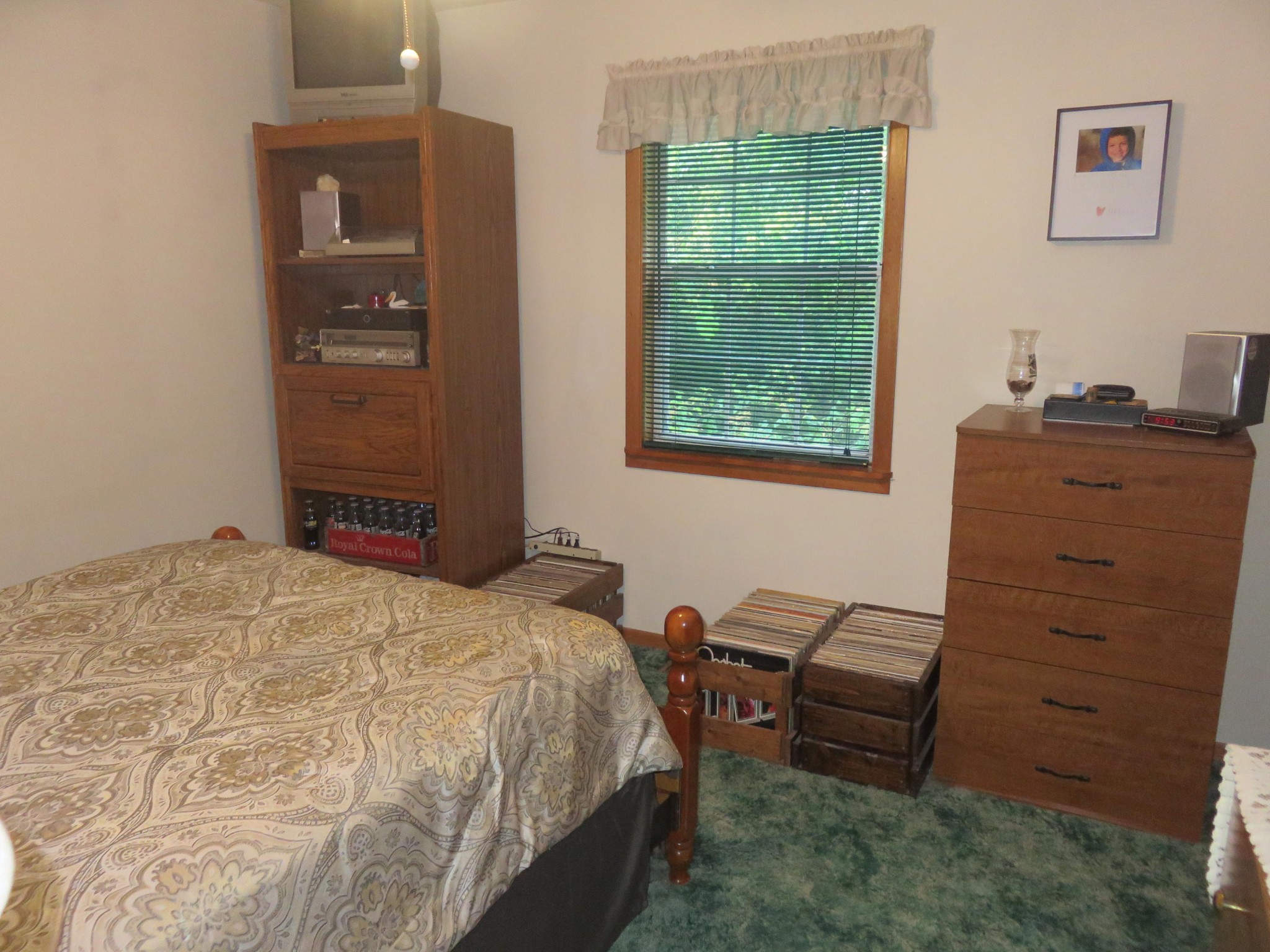 7800 Roberson Spring Road Loudon, TN 37774 - Photo 8 of 17 a bedroom with a bed and a closet
