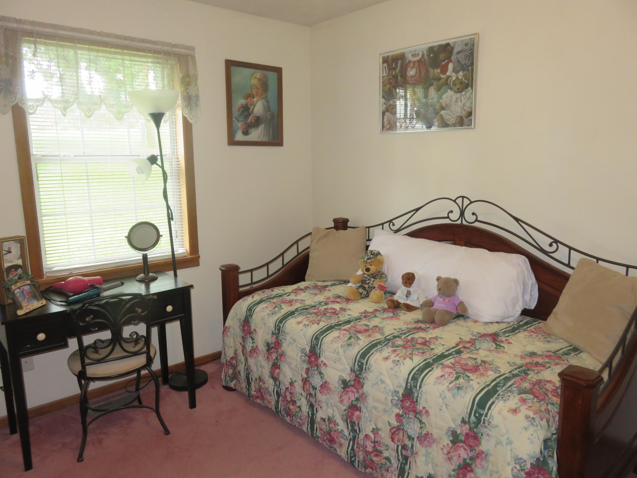 7800 Roberson Spring Road Loudon, TN 37774 - Photo 9 of 17 a bedroom with a bed and a window