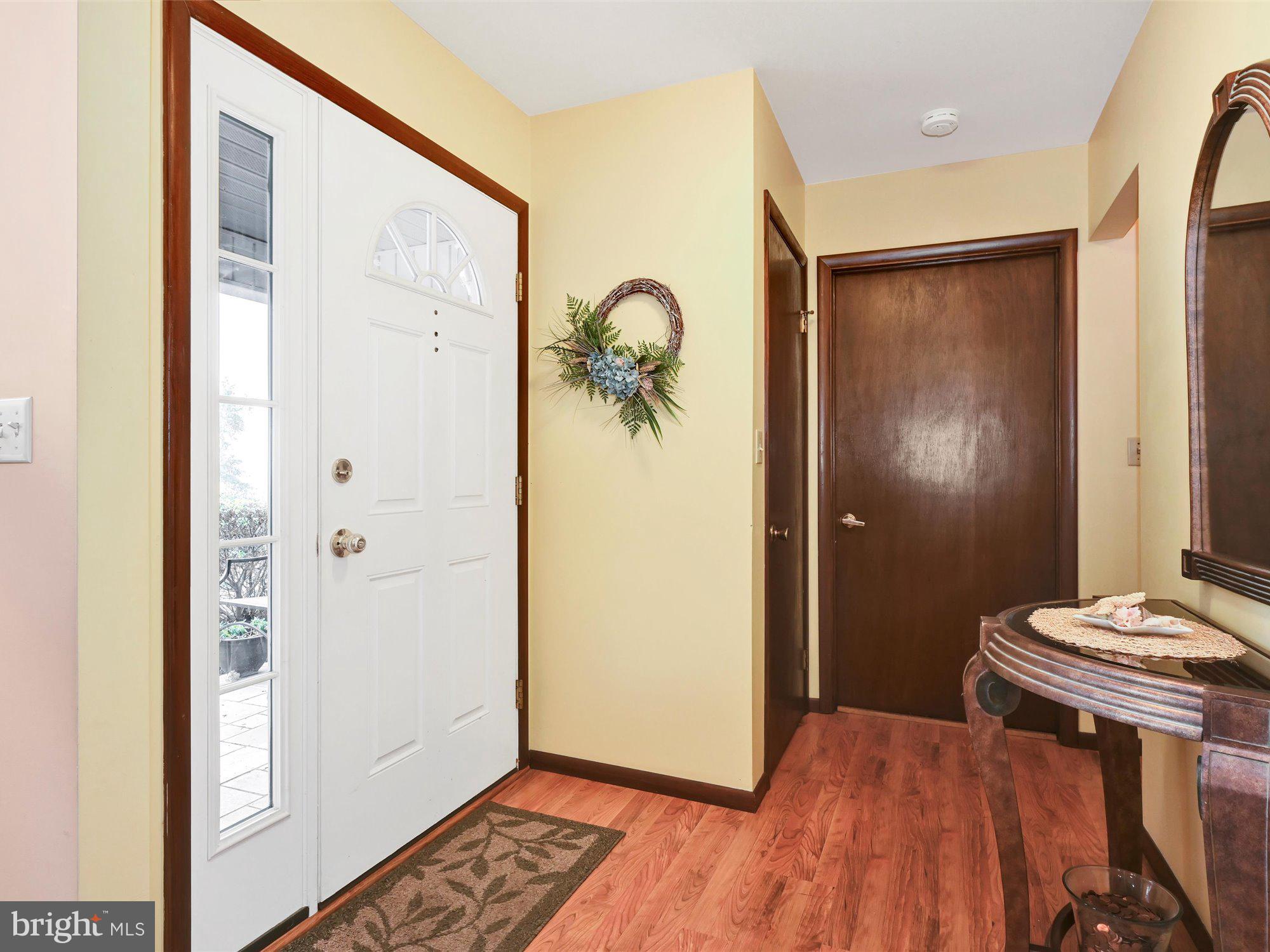 607 Ridgeview Road South Elizabethtown, PA 17022 - Photo 5 of 28 Foyer