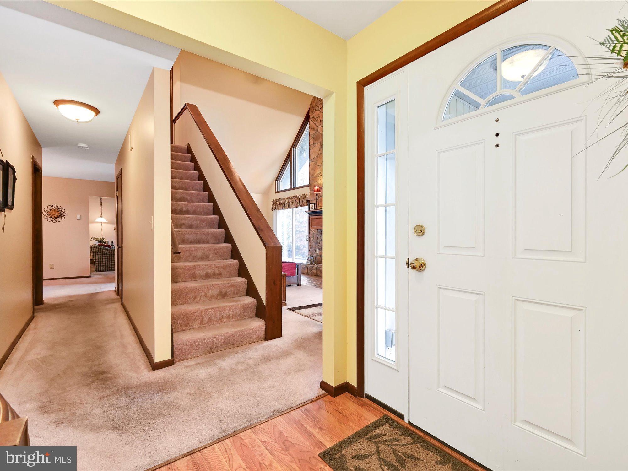 607 Ridgeview Road South Elizabethtown, PA 17022 - Photo 6 of 28 Foyer