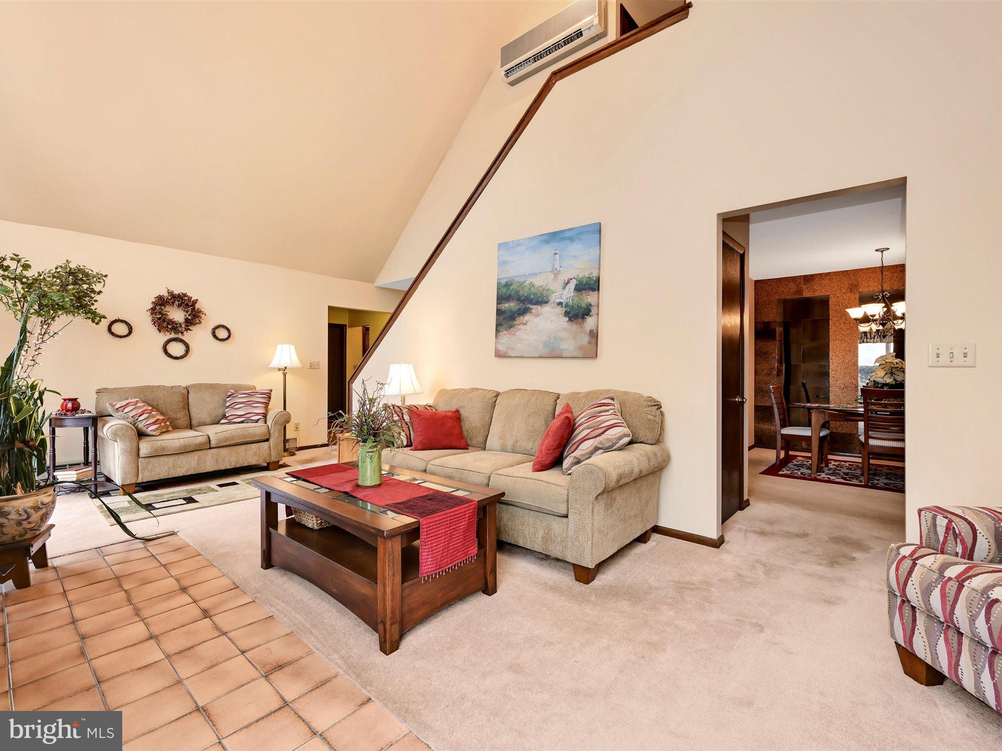 607 Ridgeview Road South Elizabethtown, PA 17022 - Photo 9 of 28 Living Room