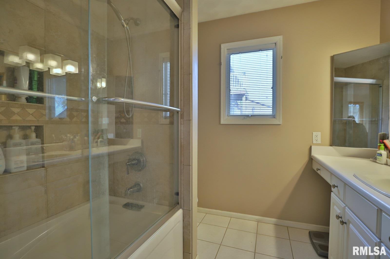 8020 North Radnor Road Peoria, IL 61614 - Photo 24 of 46 Gallery Image 24