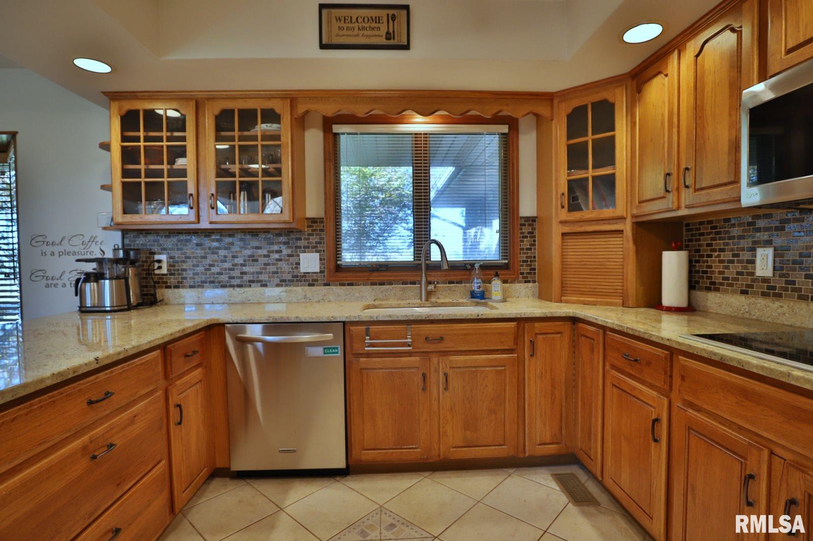 8020 North Radnor Road Peoria, IL 61614 - Photo 28 of 46 Gallery Image 28