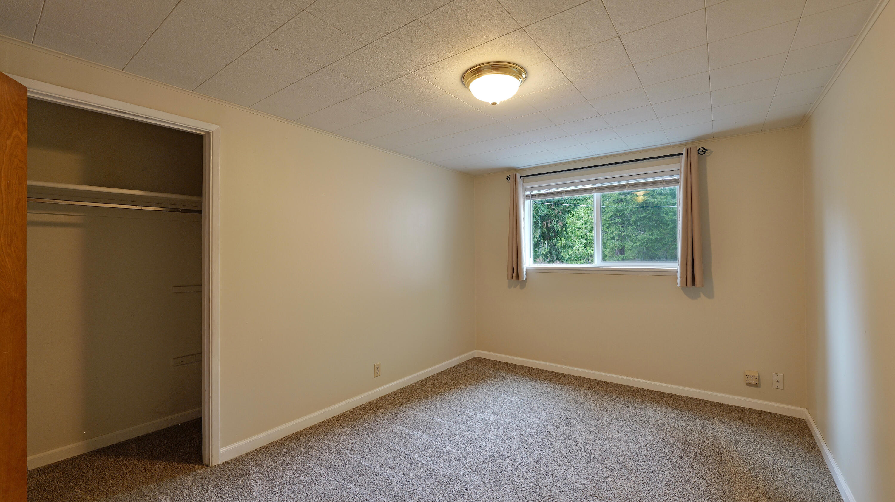 431 Red Blanket Road Prospect, OR 97536 - Photo 21 of 48 Second Bedroom