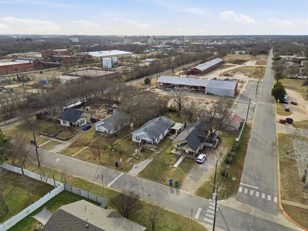 514 North Lee Street Sherman, TX 75090 - Photo 12 of 18 an aerial view of multiple house