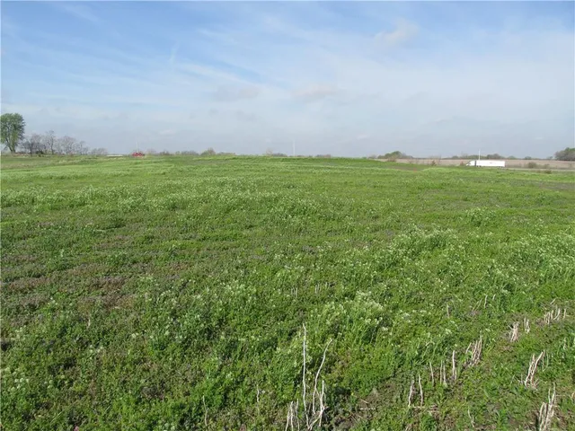 $710,125 | Northeast Hinchey Lane, Lathrop, MO 64465