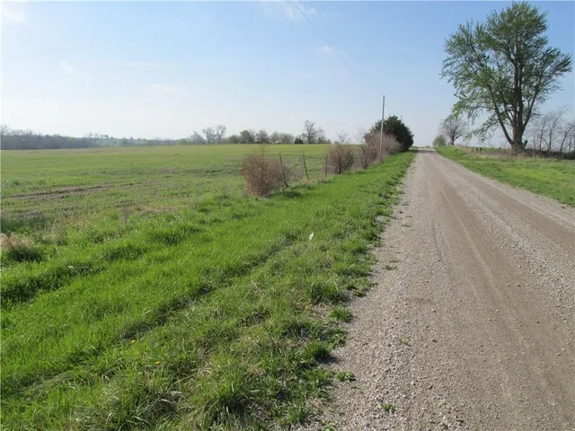 $710,125 | Northeast Hinchey Lane, Lathrop, MO 64465